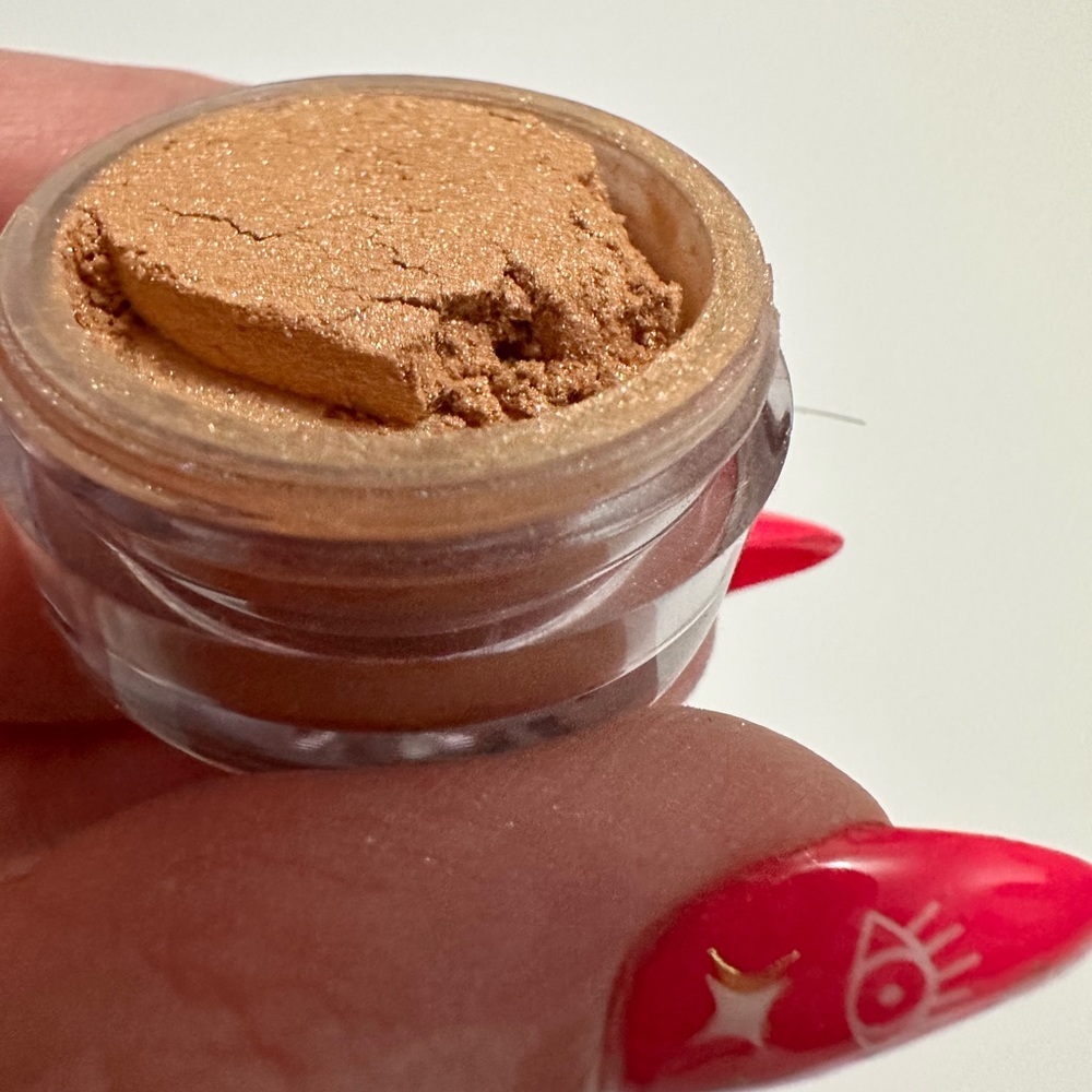 bareMinerals, MONTANA loose eyeshadow, travel size - Picture 3 of 10